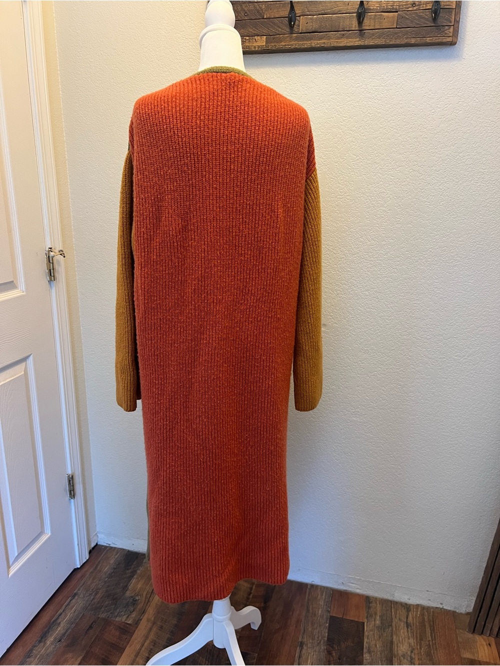 Long Open-Front Olive & Mustard Colorblock Cardigan - Picture 3 of 7